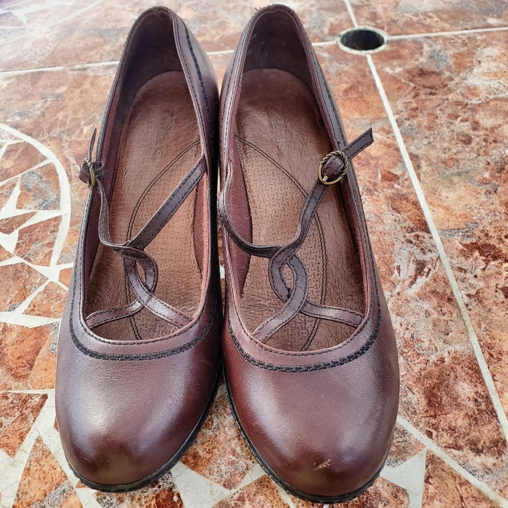 Brown Clarks shoes